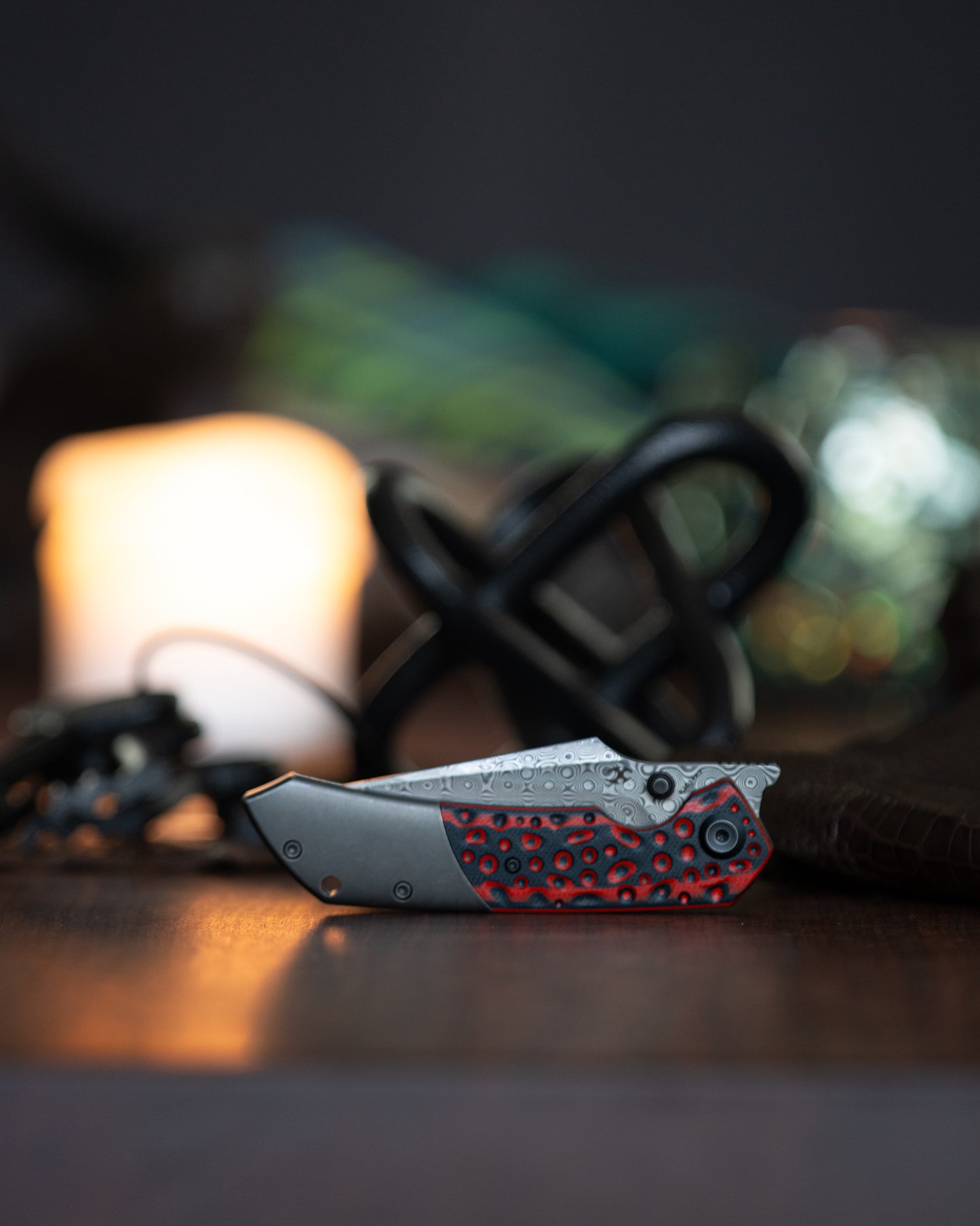 Fenrir Damascus / Black and red G10